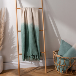 furn. Mizu Eucalyptus Green Dip-Dye Tasselled Throw 130 x 170cm - Size: 170 x 130cm - Wilko - thumbnail 3