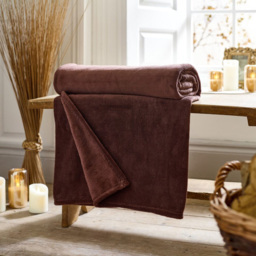 Deyongs Cocoa Snuggle Touch Throw 140 x 180cm - Brown - Wilko - thumbnail 3