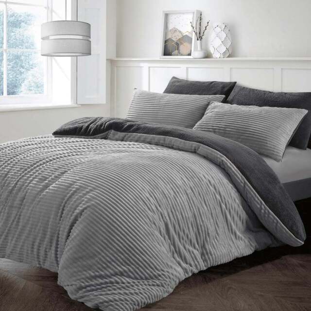 Velosso King Size Silver Plush Cord Duvet Set - Wilko - image 1