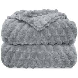 Velosso Silver Chunky Popcorn Throw 150 x 200cm - Size: 200 x 150 x 1cm - Wilko