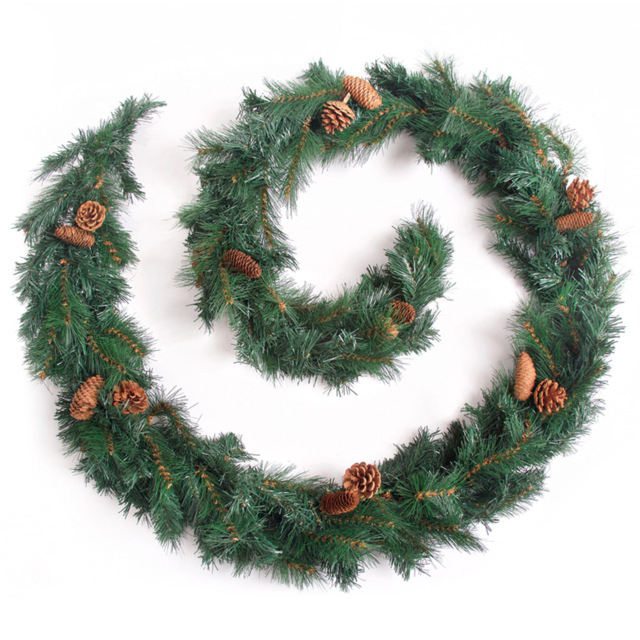 Best Artificial Christmas Garland with Colorado Pine and Spruce Tips 270cm - Green - Wilko - image 1