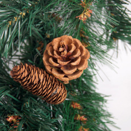 Best Artificial Christmas Garland with Colorado Pine and Spruce Tips 270cm - Green - Wilko - thumbnail 7