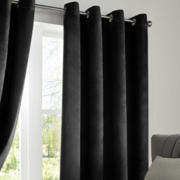 Alan Symonds Black Velvet Blackout Ring Top Eyelet Curtains 168 x 183cm - Size: W 168 x D 183cm - Wilko - thumbnail 3