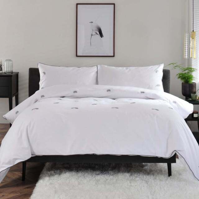 The Lyndon Company Single Feather Duvet Set - Green - Wilko - image 1