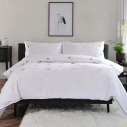 The Lyndon Company Single Feather Duvet Set - Green - Wilko - thumbnail 1