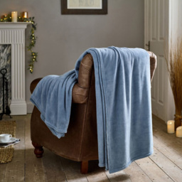 Deyongs Dusty Blue The Big One Throw 230 x 270cm - Wilko - thumbnail 3