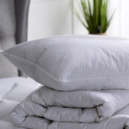 Serene Hotel Down Surround Pillow 75 x 48cm - Size: Single - White - Wilko - thumbnail 4