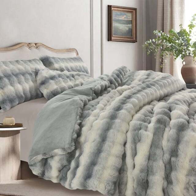Sweet Dreams Double Grey Alpine Husky Duvet Set - Wilko - image 1