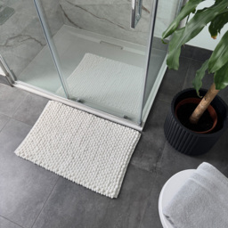 Allure Bath Fashions Luxury Chunky Bobble White Bath Mat 50 x 80cm - Size: 50 x 80 x 1cm - Wilko - thumbnail 3
