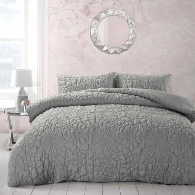 Velosso Alini Double Grey Quilted Duvet Set - Wilko - image 1