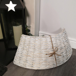 Samuel Alexander Washed White KD Rattan Medium Christmas Tree Skirt - Size: 58cm - Wilko - thumbnail 7