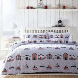 Serene Beach Huts King Size Multicolour Duvet Set - Wilko - thumbnail 1