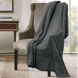 Velosso Charcoal Moda Plush Throw 127 x 152cm - Size: 127 x 152 x 1cm - Wilko - thumbnail 3