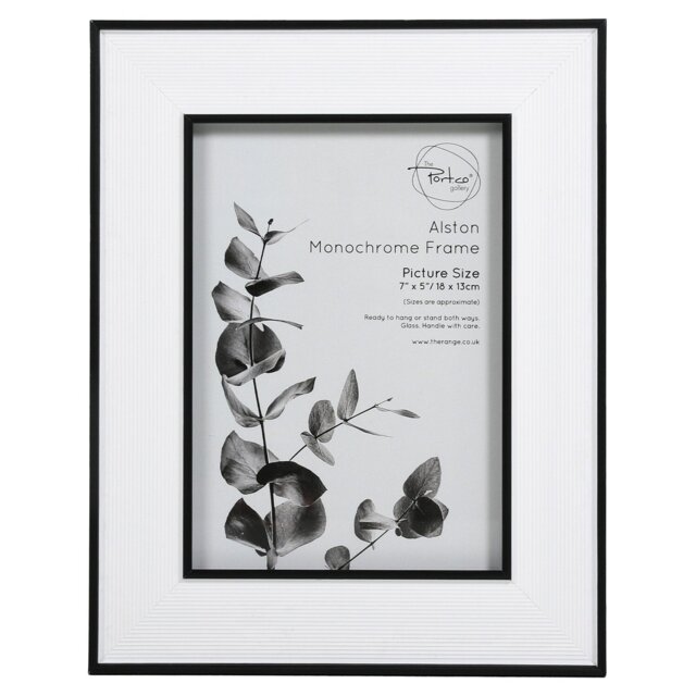 The Port. Co Gallery Alston Monochrome Photo Frame 7 x 5 inch - Multi - Wilko - image 1