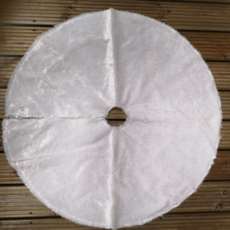 Samuel Alexander White USB Powered LED Fur Fabric Christmas Tree Skirt 90cm - Size: 90 x 90 x 4cm - Wilko - thumbnail 3