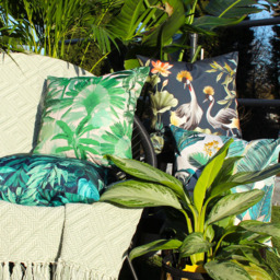 furn. Psychedelic Green Jungle Tropical UV and Water Resistant Outdoor Cushion - Size: 43 x 43cm - Wilko - thumbnail 4