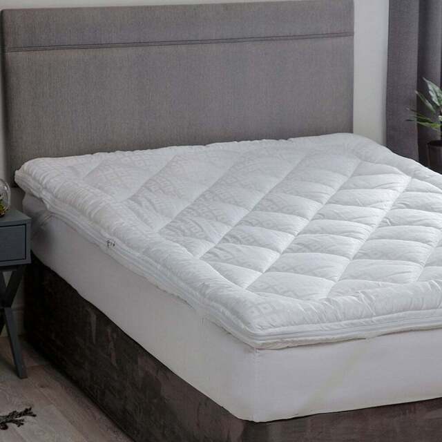 Serene King Hotel Filled Dual Topper - Size: 150 x 200cm - White - Wilko - image 1