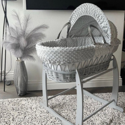 Clair De Lune Grey Dimple Grey Wicker Moses Basket with Rocking Stand - Size: 68 x 68 x 30cm - Wilko - thumbnail 3