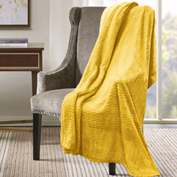 Velosso Ochre Moda Plush Throw 127 x 152cm - Size: 127 x 152 x 1cm - Wilko - thumbnail 3