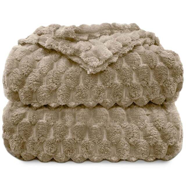 Velosso Beige Chunky Popcorn Throw 200 x 240cm - Size: 240 x 200 x 1cm - Wilko - image 1