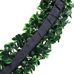 Living and Home Green Artificial Boxwood Leaves Heart Shape Wreath 42cm - Size: 42 x 35 x 3cm - Wilko - thumbnail 7