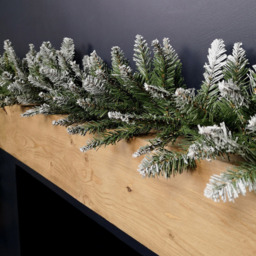 Samuel Alexander Green Snowy Christmas Garland 270cm - Size: 27cm - Wilko - thumbnail 6