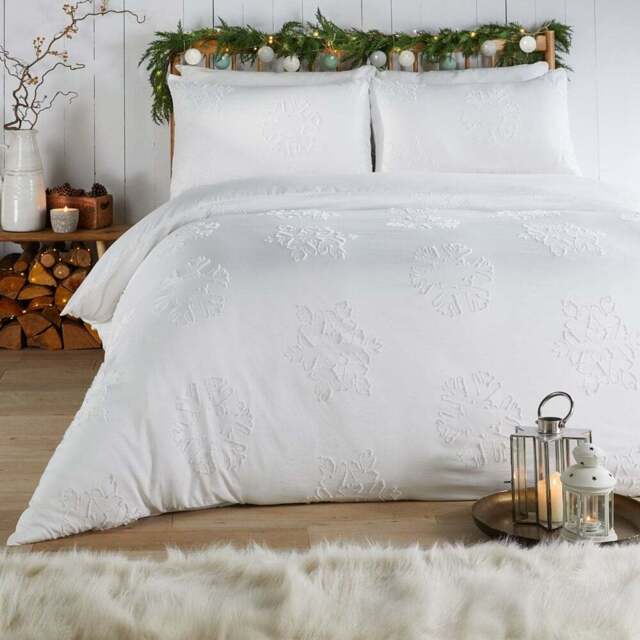 Duvet Day Single Snow Crystal Tufted Soft Touch Duvet Set - White - Wilko - image 1