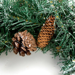 Best Artificial Christmas Garland with Frosted Colorado Pine and Spruce Tips 370cm - Green - Wilko - thumbnail 5