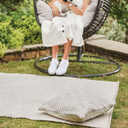 Hug Rug Natural Woven Diamond Rug 120 x 170cm - Cream - Wilko - thumbnail 3