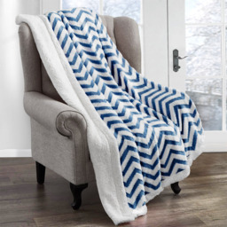 Velosso Navy Chevron Sherpa Throw 100 x 150cm - Wilko - thumbnail 3