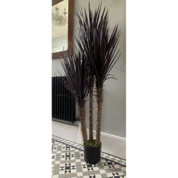 Leaf Dark Brown and Red XL Spiky Triple Yukka Artificial Tree Pot 5ft - Size: 155 x 60 x 60cm - Wilko - thumbnail 7