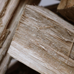 Ecoblaze Kiln-Dried Firewood Logs 20L - Size: 17 x 27 x 42cm - Brown - Wilko - thumbnail 4
