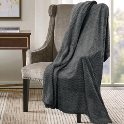 Velosso Charcoal Moda Plush Throw 150 x 200cm - Size: 150 x 200 x 1cm - Wilko - thumbnail 3