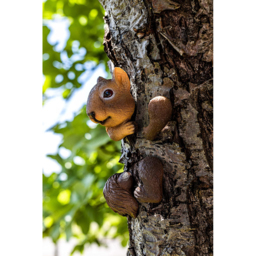 Marco Paul Squirrel Tree Hugger Garden Ornament - Size: 30 x 20 x 10cm - Brown - Wilko - thumbnail 6