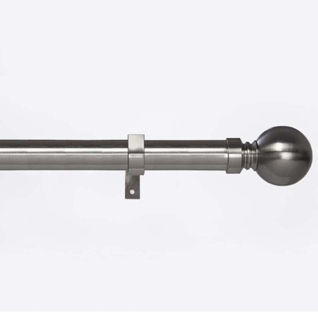 Caecus 70-120cm Extendable Metal Eyelet Brushed Chrome Ball Curtain Pole - Size: 70 - 120cm - Silver - Wilko - image 1