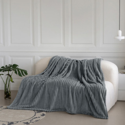 Velosso Bellissima Silver Plush Throw 100 x 150cm - Size: 100 x 150 x 1cm - Wilko - thumbnail 3