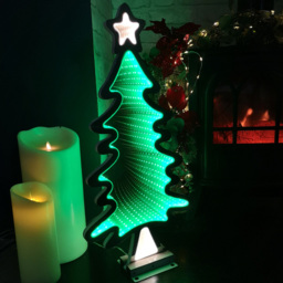 Samuel Alexander Infinity Christmas Tree Light Up Christmas Decoration 2ft - Size: 60 x 30 x 30cm - Green - Wilko