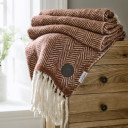 Deyongs Moorland Russet Wool Throw 130 x 170cm - Orange - Wilko - thumbnail 3