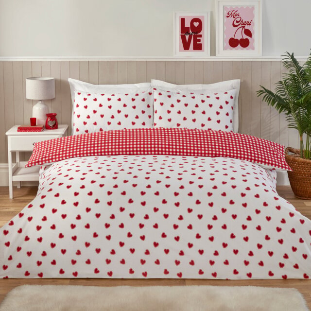 Love Hearts Duvet Set Red Superking - Size: Super King - Divante - Wilko - image 1