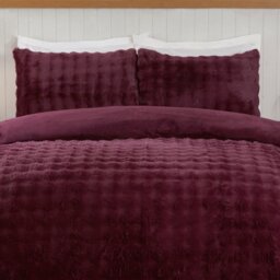 Aurora Soft Faux Fur Duvet Set Berry King - Wilko - thumbnail 4