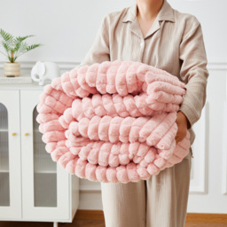 Groundlevel Extra Large Pink Box Super Soft Luxury Faux Fur Throw - Size: 232 x 200 x 232cm - Wilko - thumbnail 4