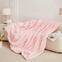 Groundlevel Extra Large Pink Box Super Soft Luxury Faux Fur Throw - Size: 232 x 200 x 232cm - Wilko - thumbnail 3