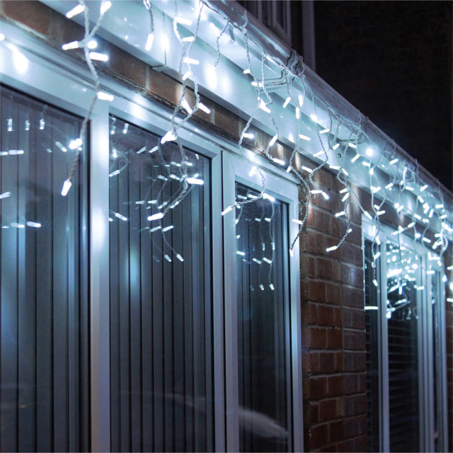 Eagle Connect 120 Cool White LED White Icicle Light 4m - Size: 0 x 400 x 0cm - Wilko - image 1