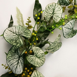 Botanik Trailing Alocasia Sinuata Hanging Artificial Plant 5ft - Size: 150 x 30 x 20cm - Green - Wilko - thumbnail 3