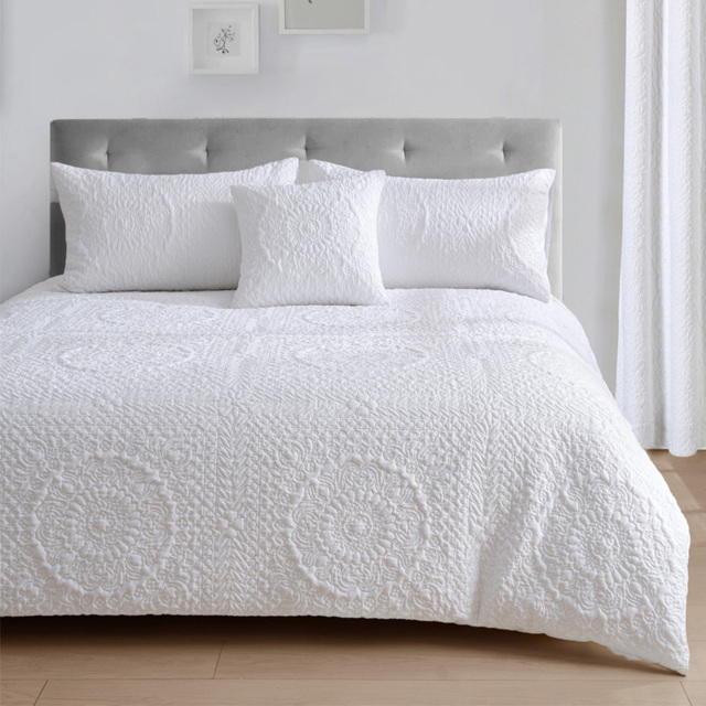Velosso Winchester Double White Duvet Set - Wilko - image 1