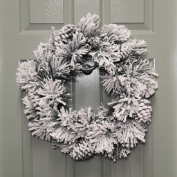 Premier Snow Flocked Wreath 50cm with Acorns - Size: 50 x 50 x 50cm - White - Wilko - thumbnail 3