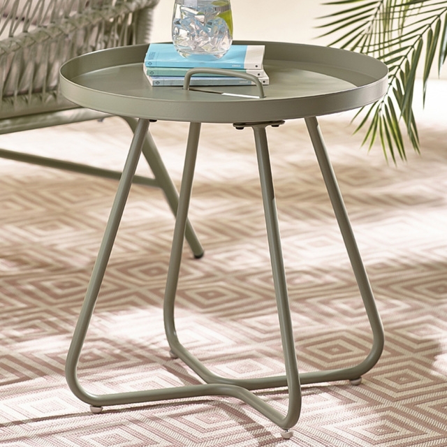 Furniturebox Agen Green Metal Outdoor Round Side Table - Size: 47 x 44 x 44cm - Wilko - image 1