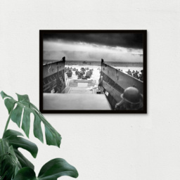 Wee Blue Coo WWII D Day Sargent Into Jaws of Death Landing Normandy Framed Wall Art Print 30 x 41cm - Size: 43.3 x 33.3 x 1.5cm - Grey - Wilko - thumbnail 4