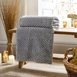 Deyongs Hemsworth Dove Grey Throw 130 x 170cm - Wilko - thumbnail 3