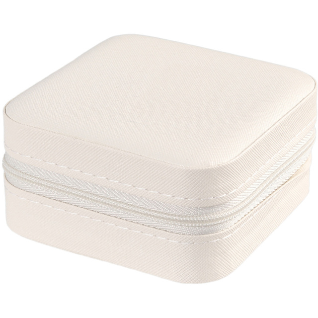 Living and Home White Portable Small Faux Leather Jewellery Case - Size: 5 x 10 x 10cm - Wilko - image 1